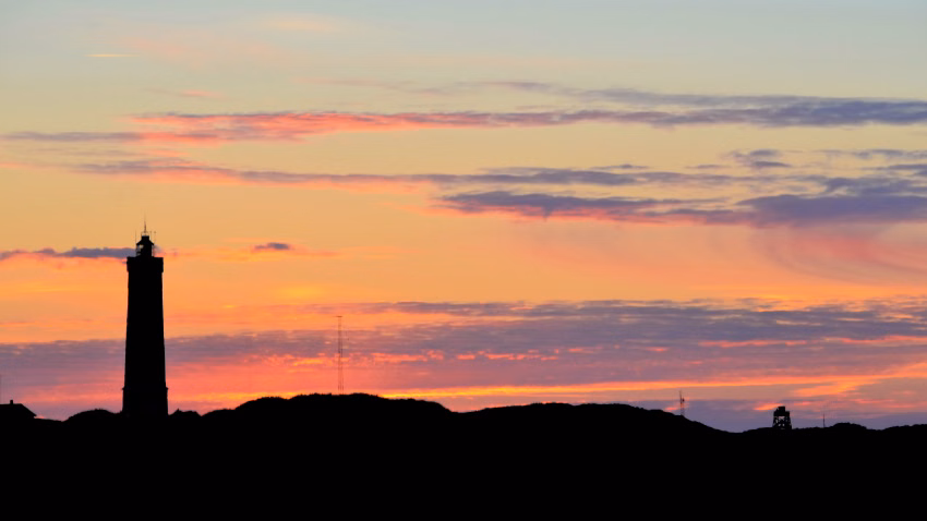 Leuchtturm vorm Sonnenuntergang