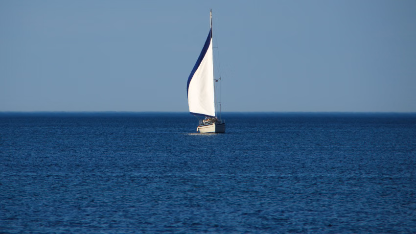Segelschiff auf dem Meer